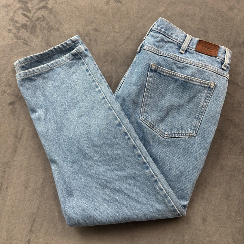 LL Bean Classic Fit Light Wash Denim Jeans Mens 40x32 Blue Cotton Straight Leg